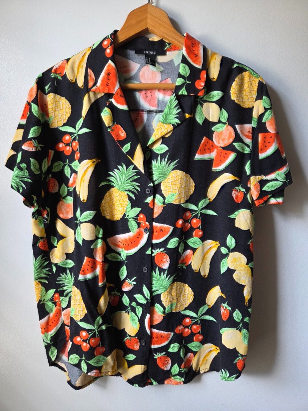 EUC FOREVER 21 FUN SUMMER FRUITS PRINTED BUTTONED SHIRT SIZE M